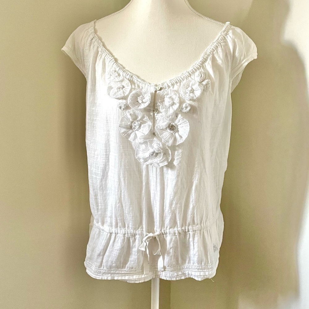 Vintage Y2K Abercrombie and Fitch Sheer Gauzy Cotton Flower Cap Sleeve White Top
